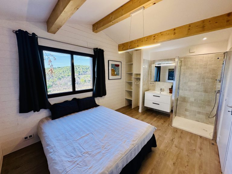 ecoondes EHS hébergement location vaucluse Ermitage Saint-Quinis chambre blindée